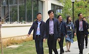 园区教育局沈坚局长视察我校新校区运行情况